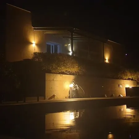 빌라 Moderne Mit Atemberaubendem Seeblick