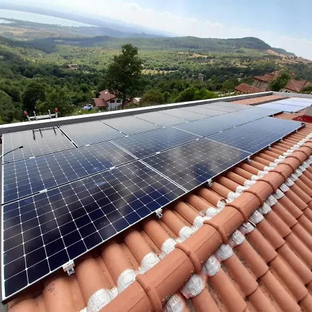 Moderne Mit Atemberaubendem Seeblick Villa