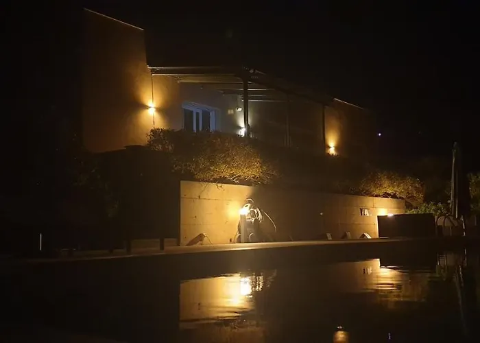 빌라 Moderne Mit Atemberaubendem Seeblick