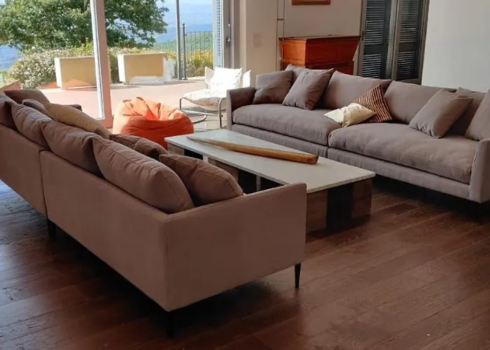 Moderne Mit Atemberaubendem Seeblick Villa Lisciano Niccone