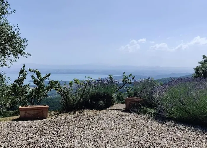 Moderne Mit Atemberaubendem Seeblick Lisciano Niccone