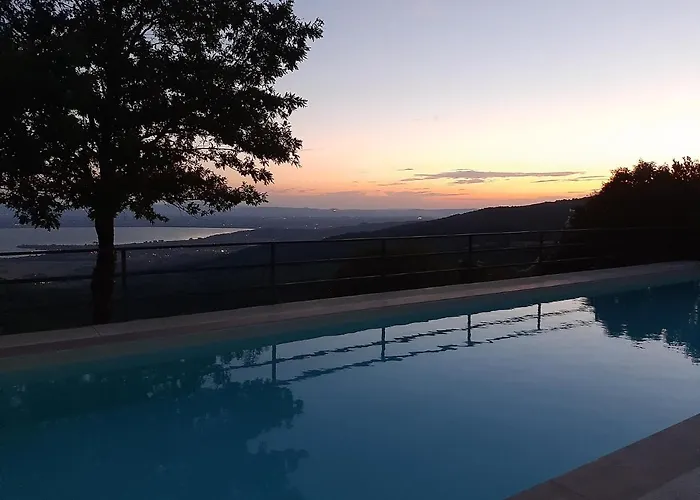 Moderne Mit Atemberaubendem Seeblick Villa *