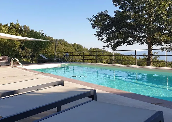 Villa Moderne Mit Atemberaubendem Seeblick